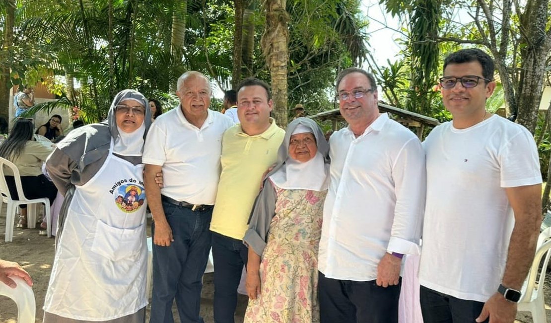Prefeito participa de feijoada beneficente no Mosteiro da Natividade do Senhor
