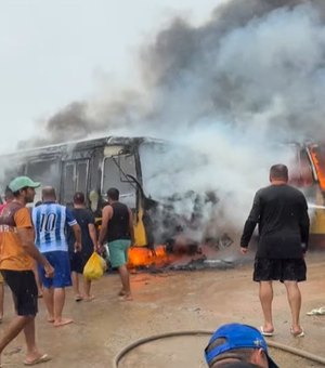 Incêndio atinge e destrói ônibus escolares na cidade de Boca da Mata