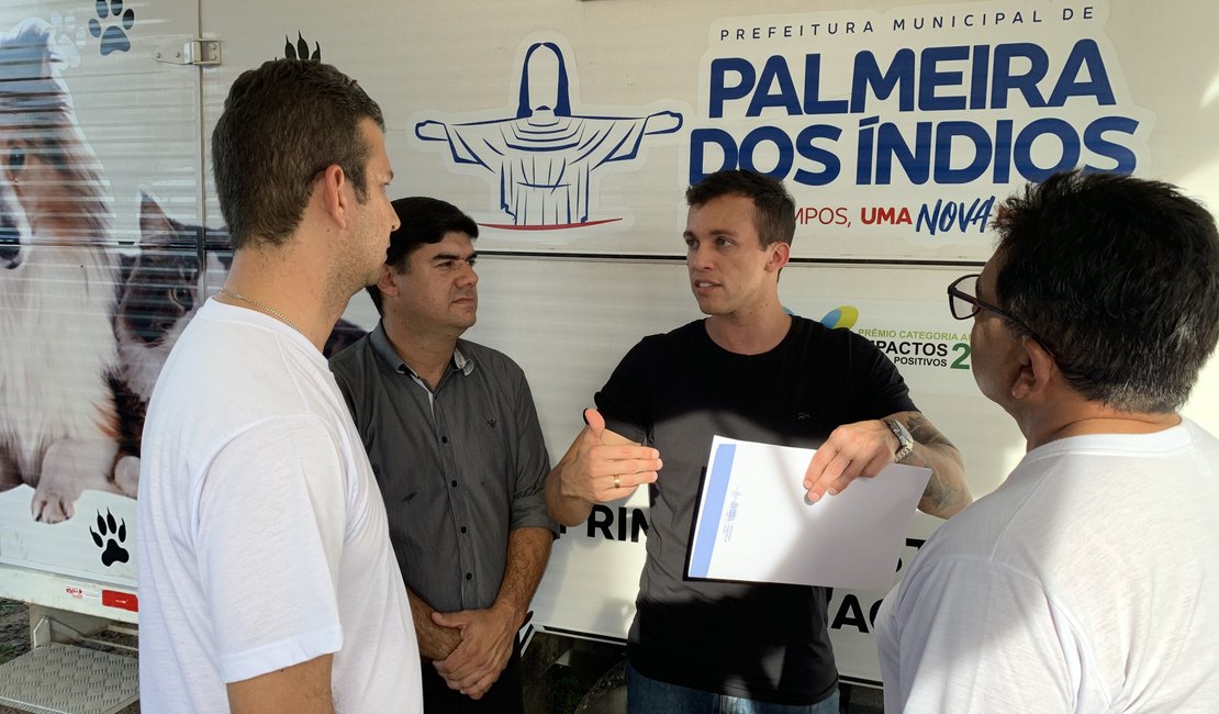 Programa Pet Amigo recebe visita do delegado Leonan Pinheiro, em Palmeira