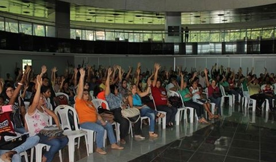 Trabalhadores da rede estadual de ensino paralisam atividades a partir da próxima semana