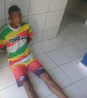 Jovem de 18 anos é preso com R$ 3 mil em drogas