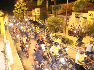 Motoqueiros homenageiam professor assassinado em Porto Calvo