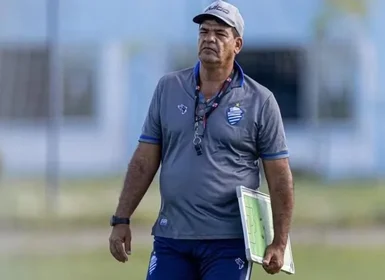 CSA viajará na terça-feira para Manaus e o técnico Moacir Júnior faz ajustes no time
