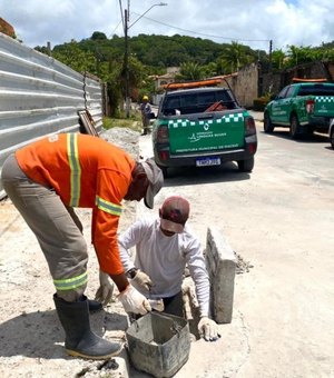 Operação Língua Suja flagra lançamento irregular de concreto em galeria pluvial no litoral Norte