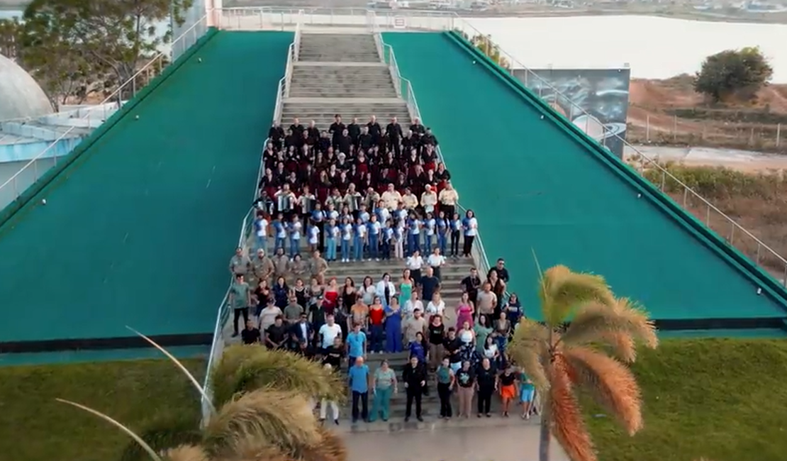 [Vídeo] Coral Sons e Dons lança vídeo em homenagem aos 100 anos de Arapiraca com artistas locais