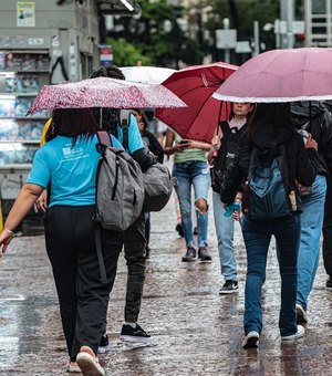 Inmet prevê chuvas intensas ao longo desta quarta-feira (11) na maior parte do país