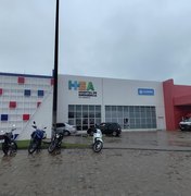 Idoso é atacado por cão e precisa de atendimento no Hospital de Emergência do Agreste, em Arapiraca