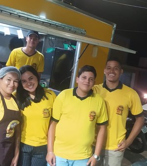 Após grande repercussão na internet, empreendedora entra em acordo e continua com Food Truck na Praça do Queijeiro