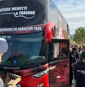 Ônibus de César Menotti e Fabiano sofre acidente e dupla cancela show