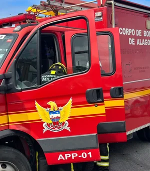 Princípio de incêndio é registrado em galpão de entulhos em Maceió