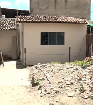[Vídeo] Moradora do Pinheiro relata novos tremores e esvaziamento de fossa em residência