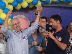 Vitória de Rogério Teófilo em Arapiraca fortalece papel de Rodrigo Cunha nas eleições