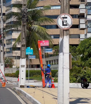 [Vídeo] Projeto “Rede Limpa”  remove cabeamentos inativos em postes de Maceió