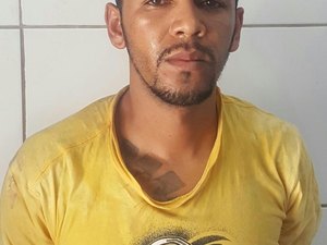 Homem é preso com 100 gramas de maconha prensada