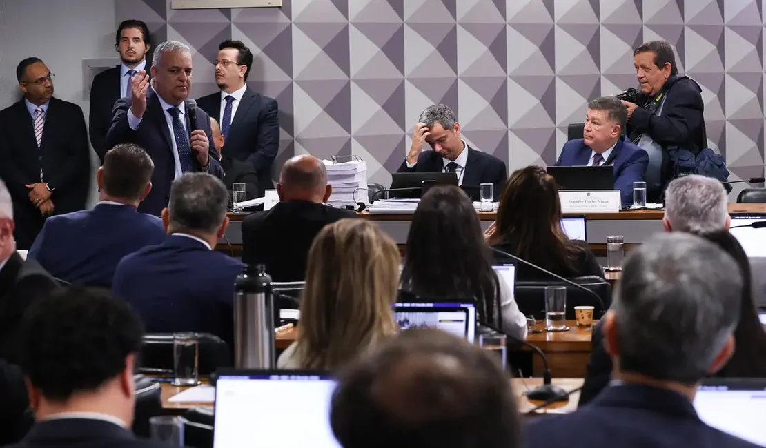 CPMI do INSS é encerrada sem relatório após rejeição de parecer