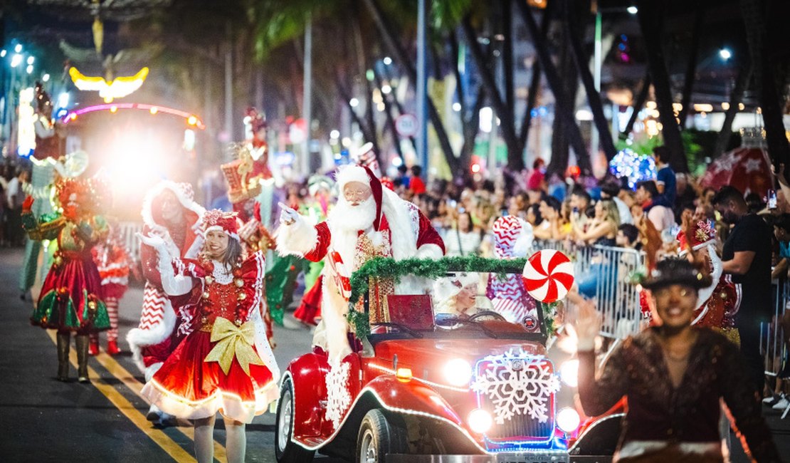 Desfile de Natal leva mais encanto e magia para a orla de Maceió no domingo (8)