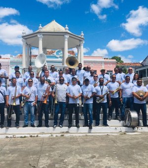 Ex-músicos da tradicional banda musical de Penedo realizam encontro
