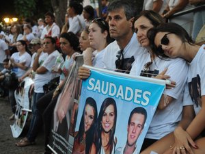 6 anos depois, parentes de vítimas da boate Kiss aguardam julgamento