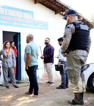 Dependentes químicos são encontrados amarrados e em condições degradantes em Anadia