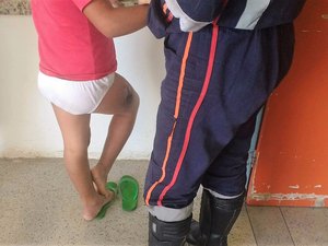 Caixa de fogos de artifício estoura e provoca queimadura em criança 