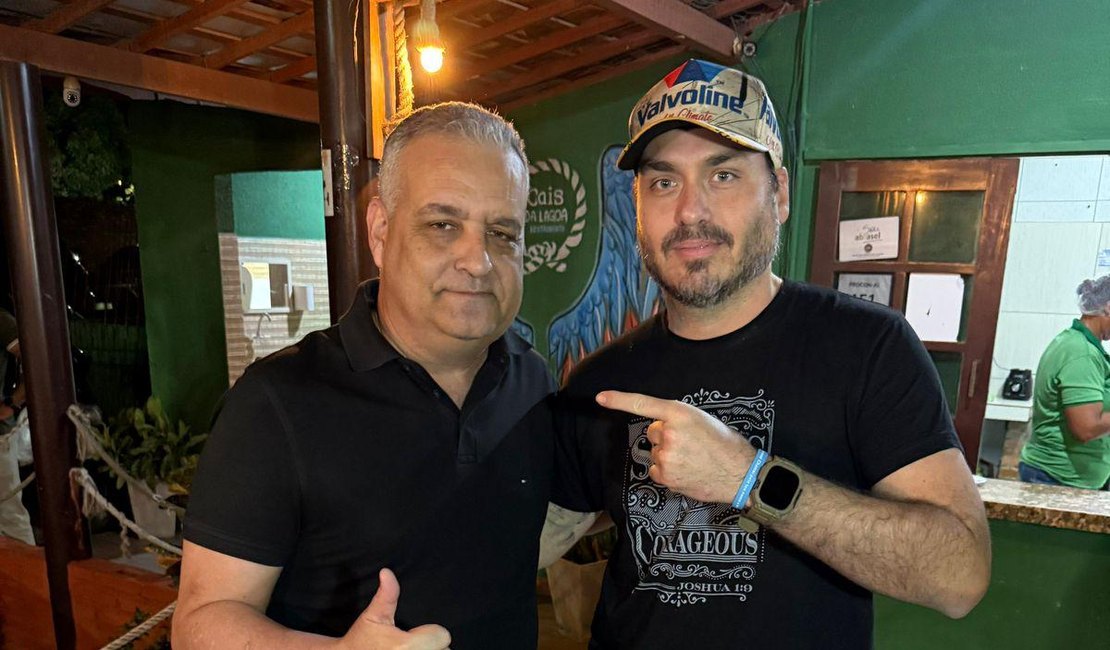 Carlos Bolsonaro afirma que legenda do PL está garantida para Alfredo Gaspar