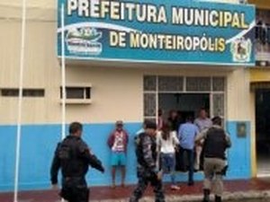 Gecoc cumpre mandados de busca e apreensão na Prefeitura de Monteirópolis