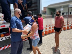 Entrega de cestas básicas continua nesta terça (25) e quarta-feira (26)