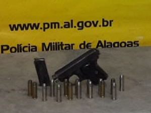 Homem é preso por posse ilegal de arma de fogo em bairro de Maceió