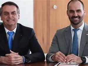 Bolsonaro e Eduardo são indiciados por obstrução à Justiça, diz PF