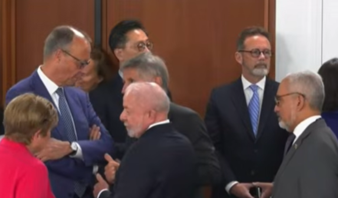 Lula diz que 'nunca foi esquerdista' em conversa no G7