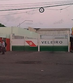 Veleiro encerra atividades em Maceió