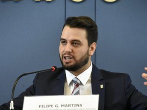 Defesa de Filipe Martins entra com ação de suspeita de fraude nos EUA; entenda o caso