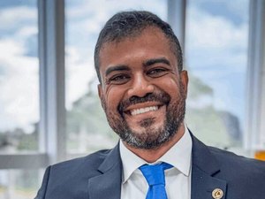 Secretário de Lula perde cargo após dar soco em esposa durante estadia em AL