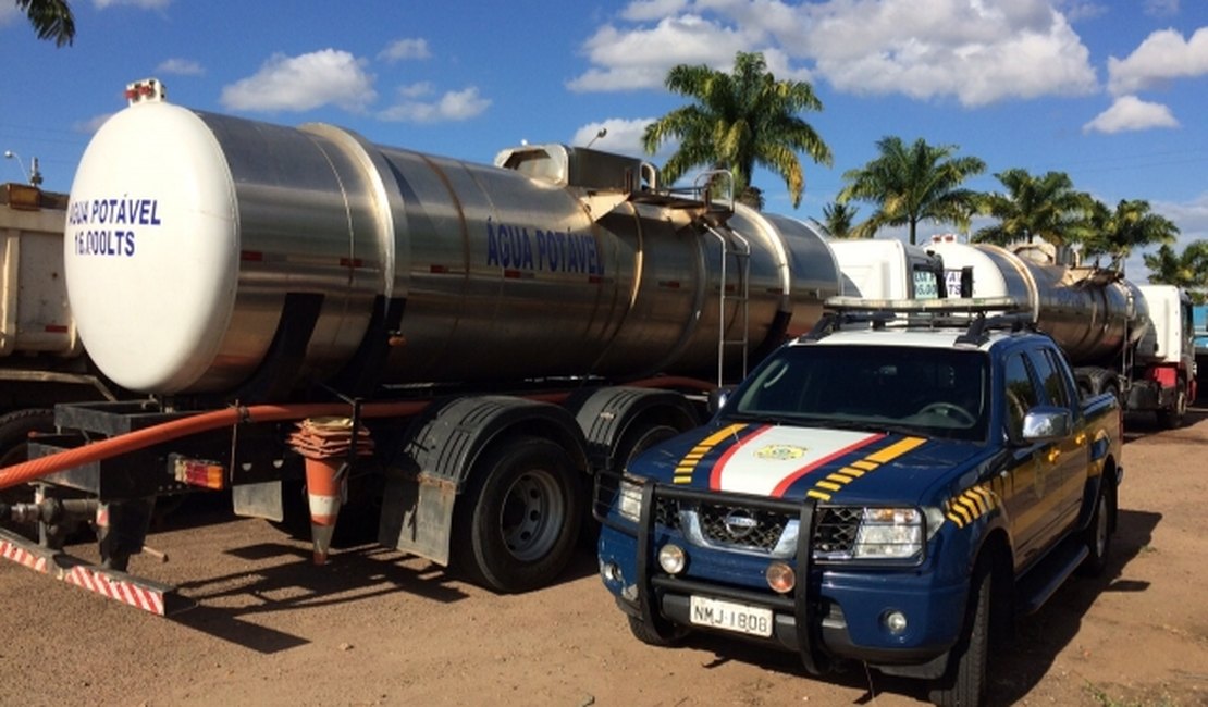 PRF flagra carro pipa transportando água em tanque de combustível