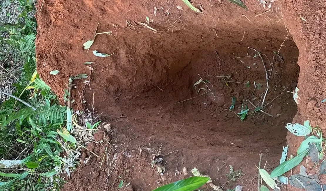 Mulher cava cova para ex-marido, mas é encontrada morta ao lado do buraco