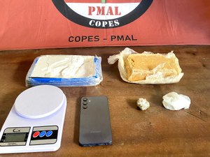 PM encontra grande quantidade droga em residência em Arapiraca e supseito foge pelo telhado