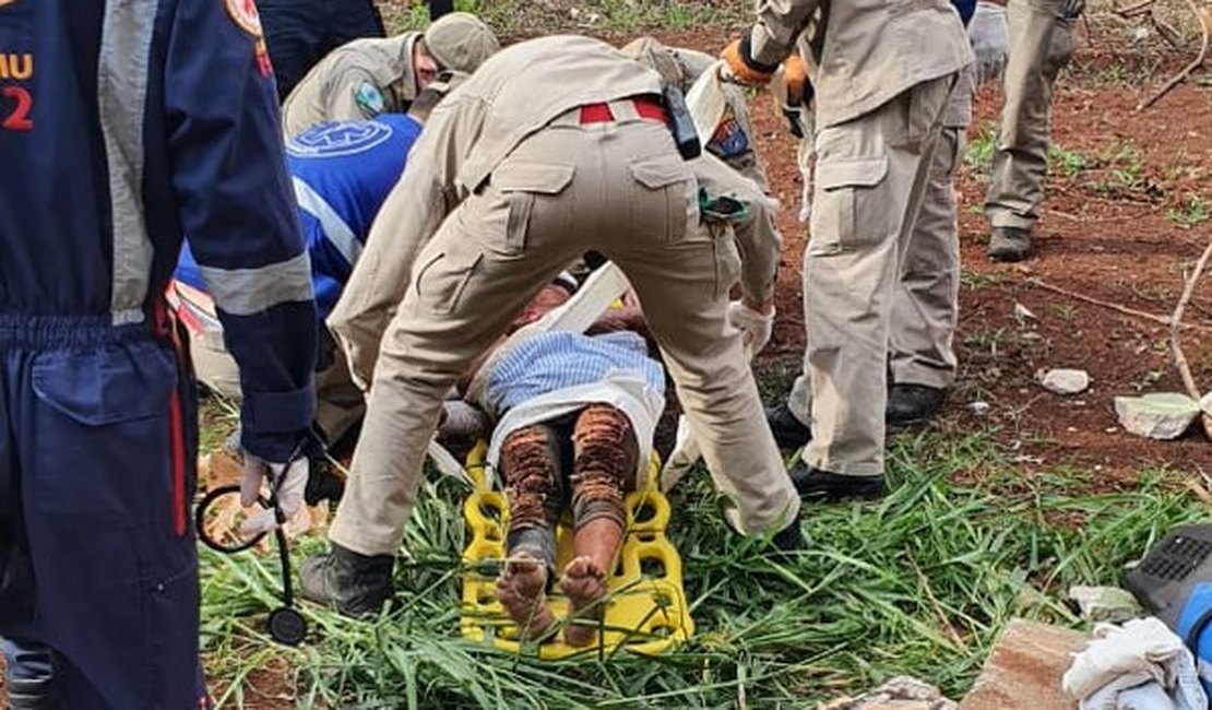 Mulher é agredida e abandonada em buraco com cerca de 3 metros de profundidade