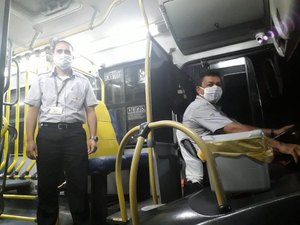 Em Maceió, empresas de ônibus distribuem kits com máscaras para mais de três mil rodoviários 