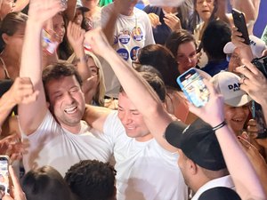 Daniel Barbosa é reeleito deputado federal com mais de 100 mil votos