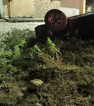 Acidente com condutor sem habilitação deixa um morto e quatro feridos em Arapiraca