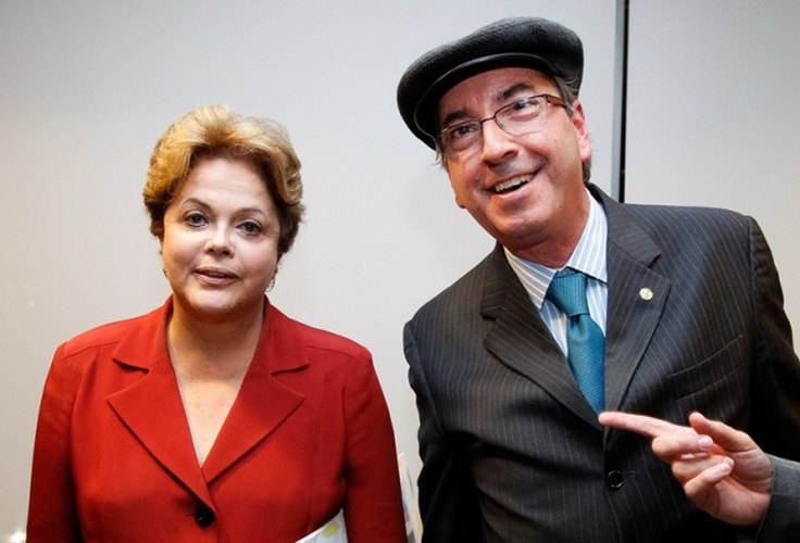 Dilma do PT avermelhou e nós também