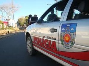 Homem invade casa em Arapiraca e furta R$ 5 mil em espécie  