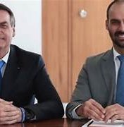 Bolsonaro e Eduardo são indiciados por obstrução à Justiça, diz PF