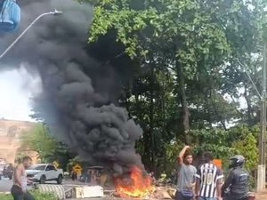 [Vídeo] Protesto em Garça Torta bloqueia parcialmente tráfego de veículos neste feriado