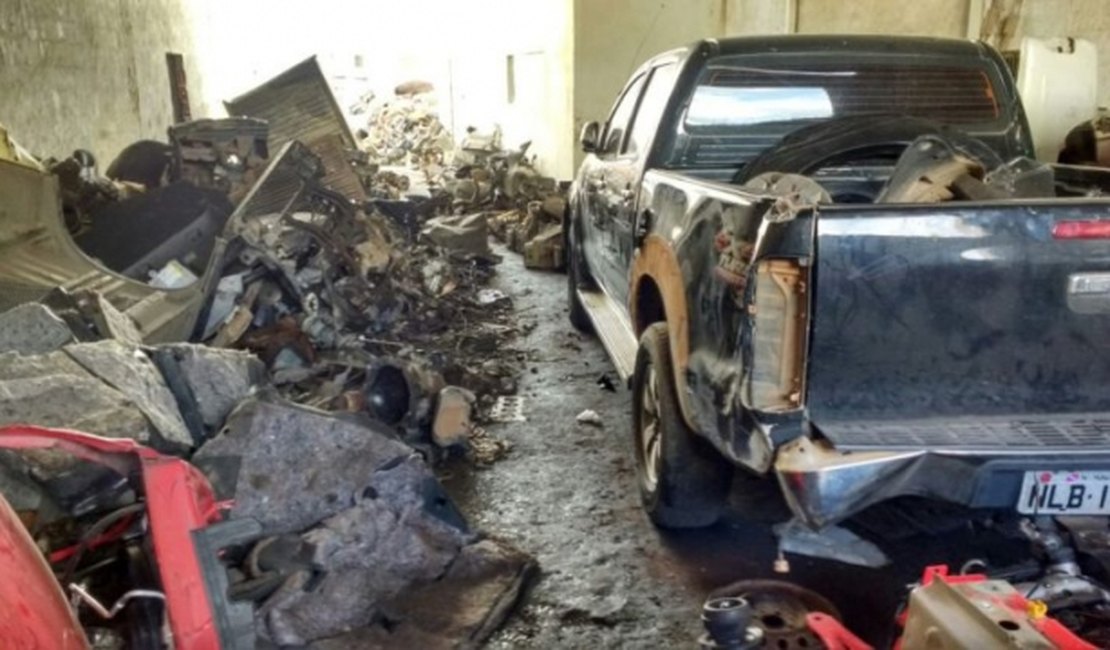 Veículos roubados em AL são encontrados em desmanche no interior pernambucano