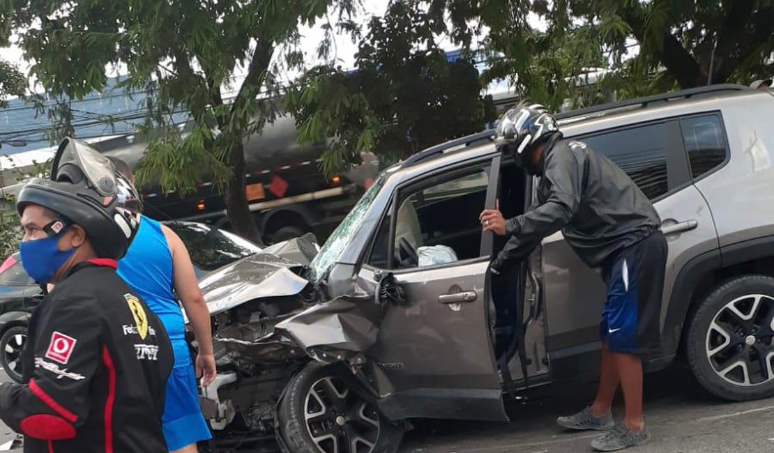 Acusado de matar duas pessoas atropeladas na Av. Fernandes Lima ganha liberdade