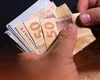 Segunda parcela do 13º salário deve ser paga até sexta-feira (19)