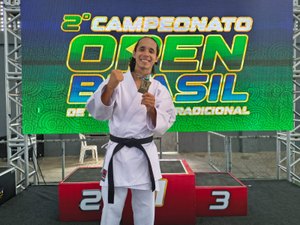[Vídeo] Arapiraquense torna-se Campeão Brasileiro de Karatê em competição realizada em São Miguel dos Campos