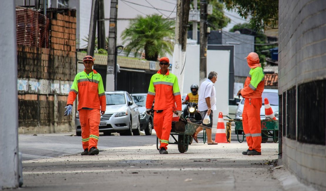 Réveillon 2017: limpeza envolverá equipe com mais de 400 agentes