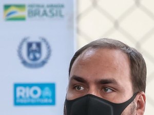 “Atos antidemocráticos são meus ovos na goela”, diz Carlos Bolsonaro sobre depoimento à PF
